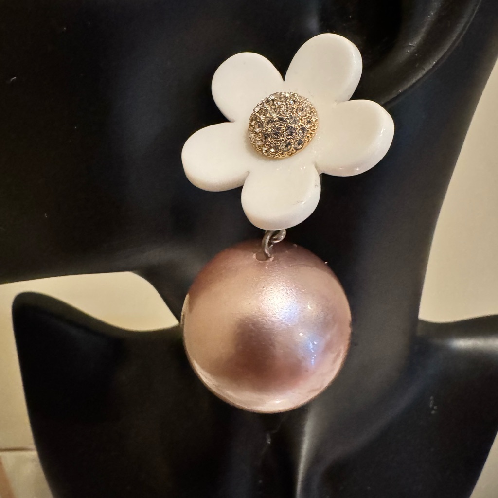 Elegant White And Gold Flower Drop Earrings 54$